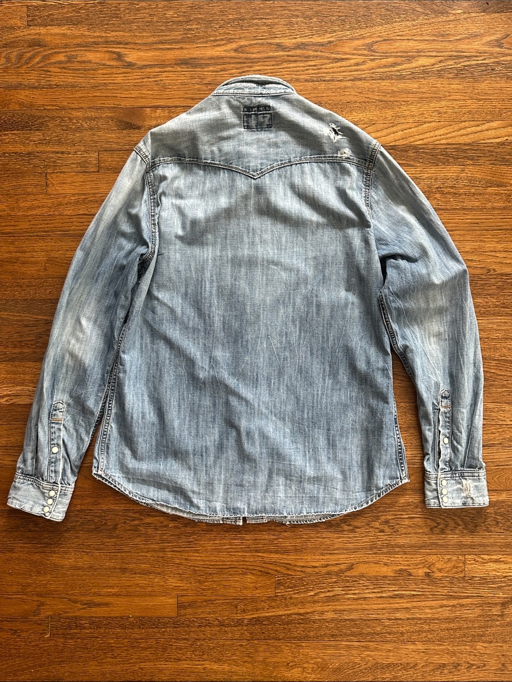 True Religion Men’s Distressed Light Blue Denim Shirt - Picture 4 of 5